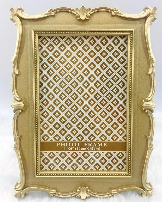 Porta Retrato Plástico Colonial Dourado