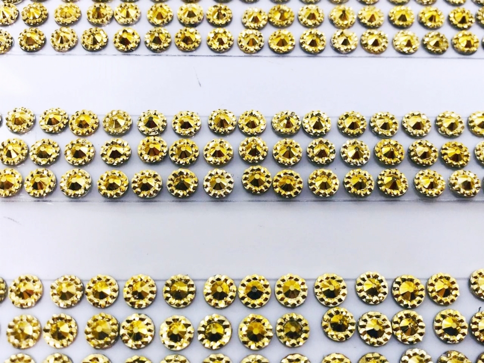 Diamante Adesivo em Cartela 6mm - Dourado