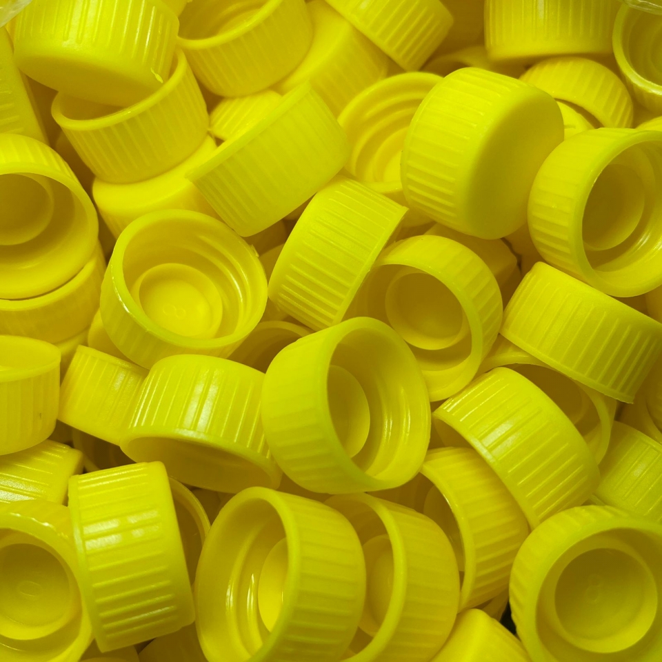 Tampa Plástica 18mm - Amarelo