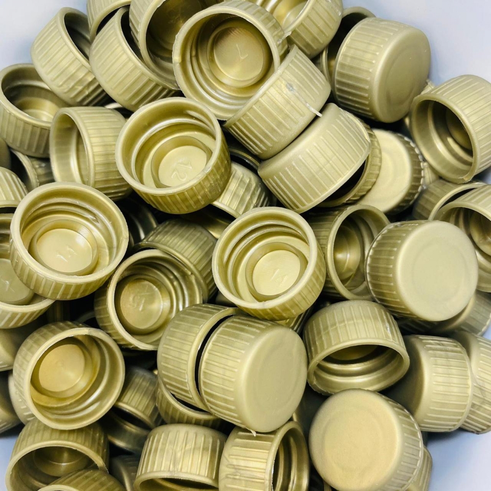 Tampa Plástica 18mm - Dourado