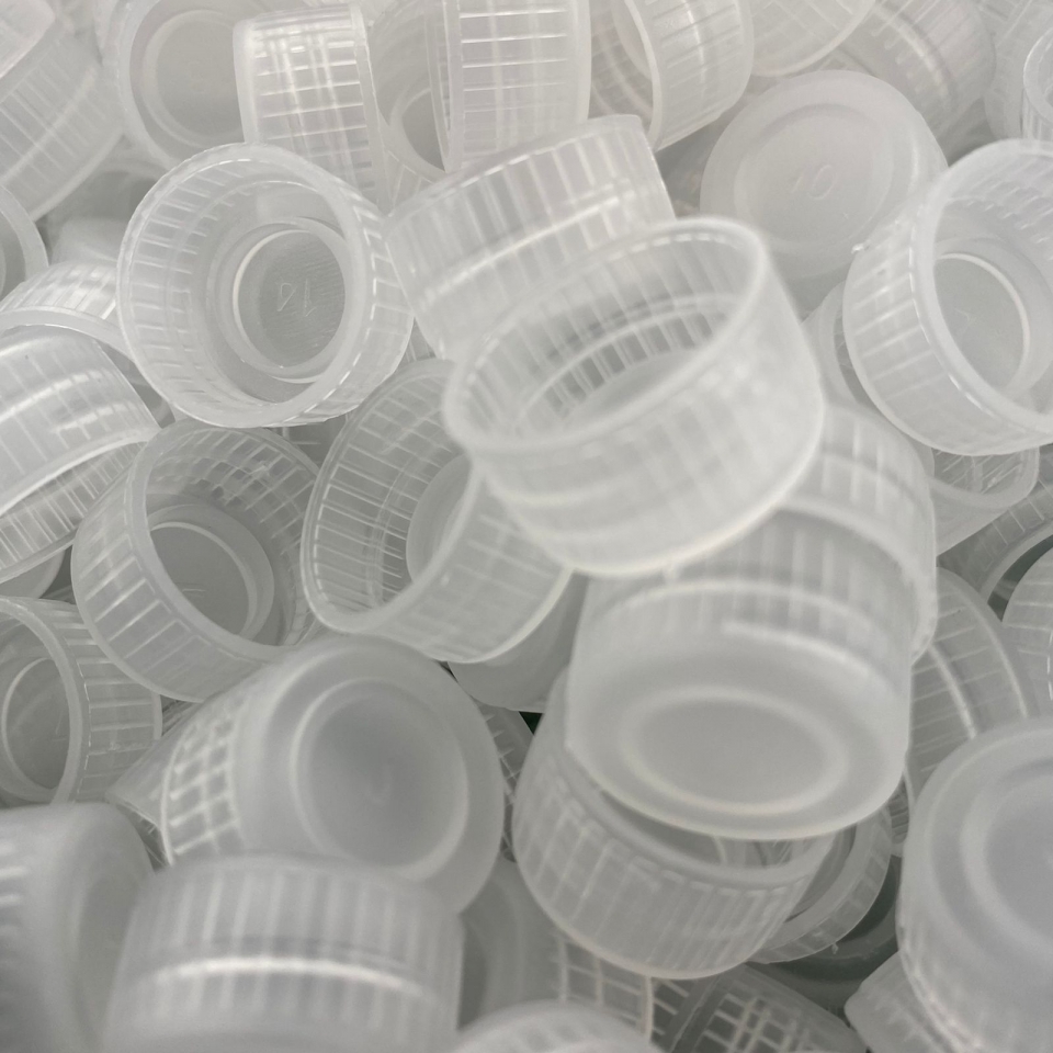 Tampa Plástica 18mm - Transparente