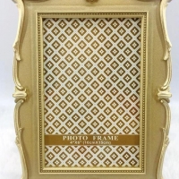 Porta Retrato Plstico Colonial Dourado 